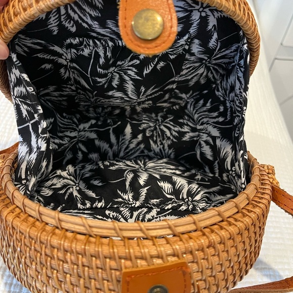 Round Woven Tan Crossbody Bag - Picture 2 of 2